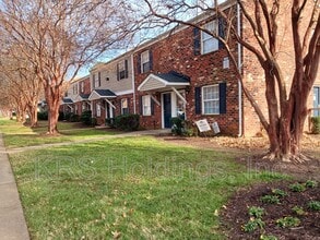 Building Photo - 618 E 18th St