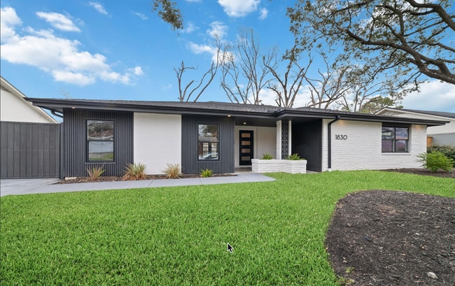 Building Photo - 1830 Locksford St