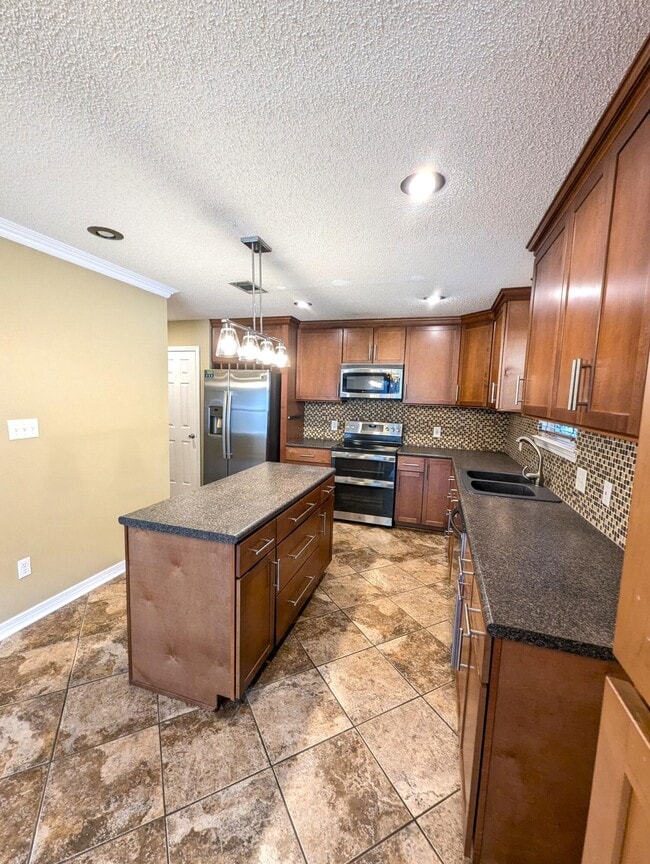 Building Photo - 2734 Augustus Rd