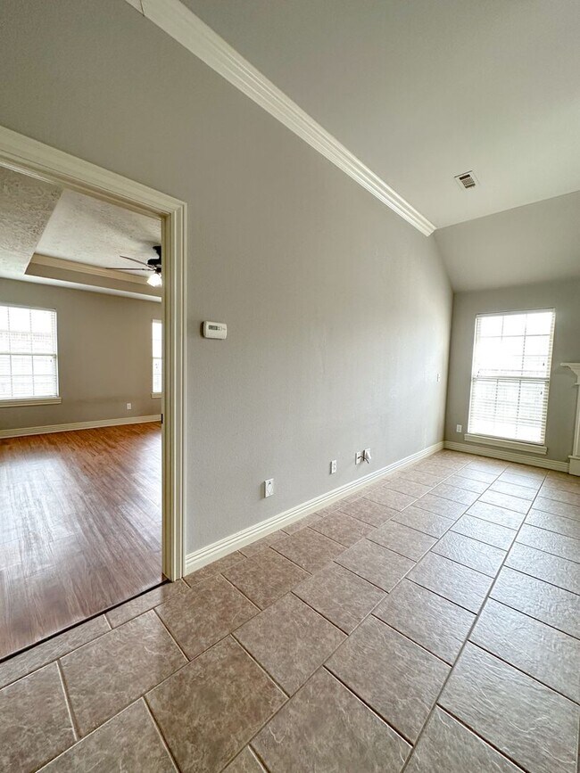 Building Photo - 3 Bed, 2 Bath Home in Fayetteville!