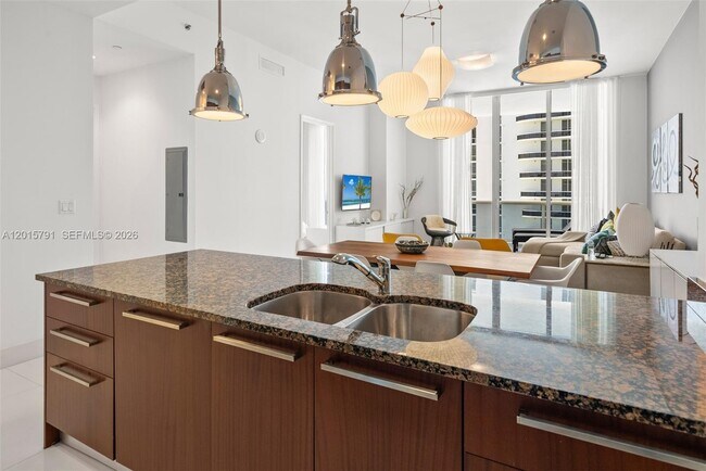 Building Photo - 15901 Collins Ave