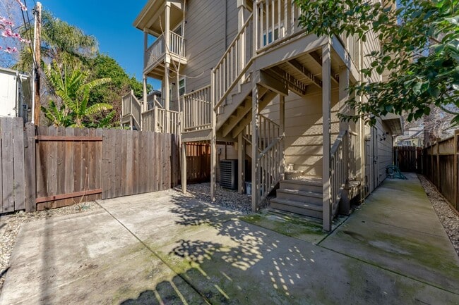 Building Photo - 510 15th St