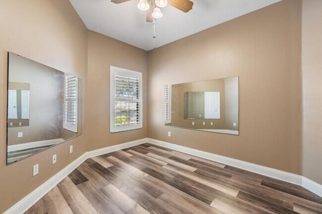 Building Photo - 10050 Landport Way