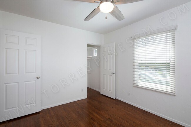 Building Photo - *OPEN HOUSE: 8/30 10-11AM* Cottage in Paci...