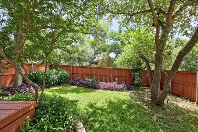 Building Photo - 9411 Cedar Crest Dr
