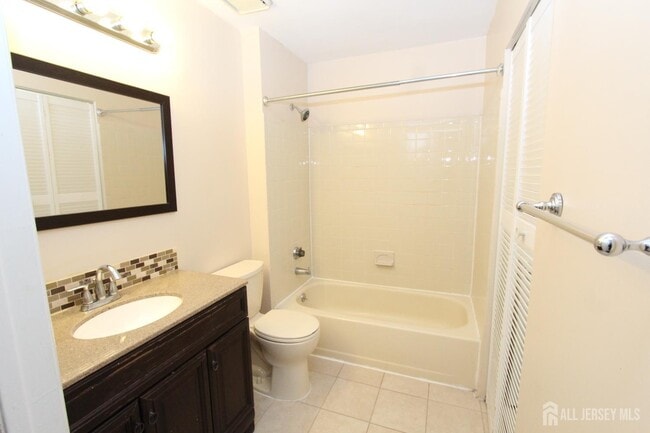 Building Photo - 2202 Aspen Dr