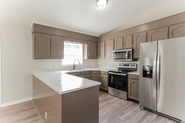 Building Photo - 504 Woodstream Dr