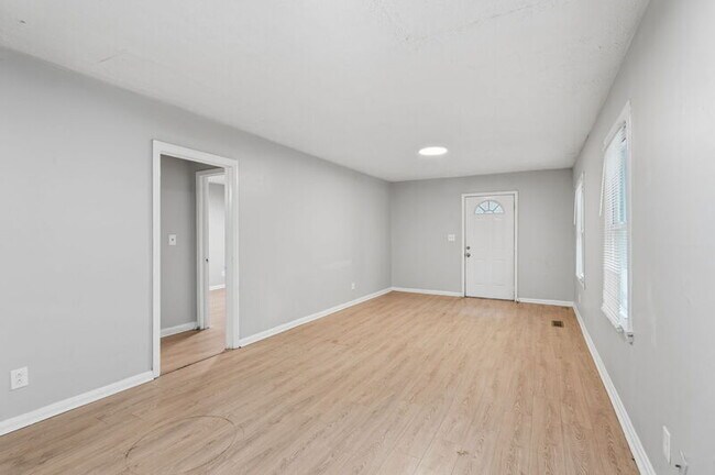 Building Photo - 178 Meador Way SE