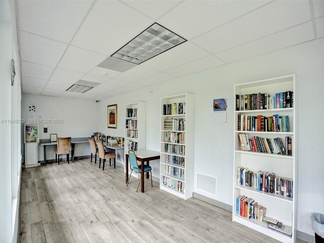 Building Photo - 2771 Taft St