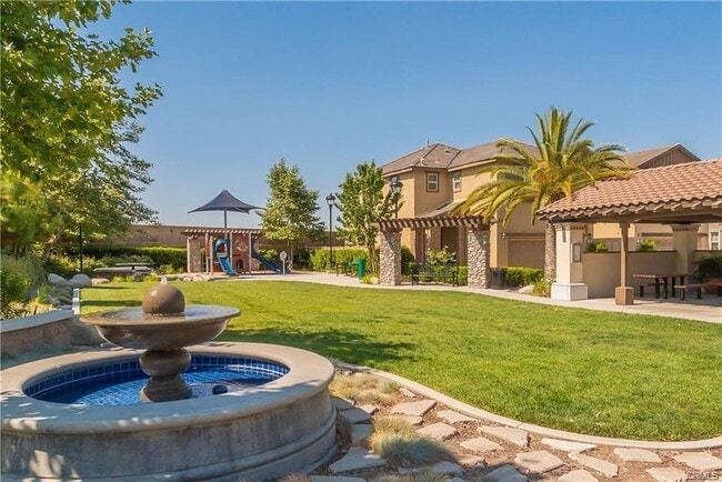 Building Photo - 663 Huron Pl