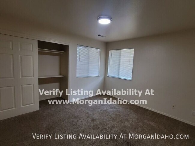 Building Photo - 6723 W Overland Rd