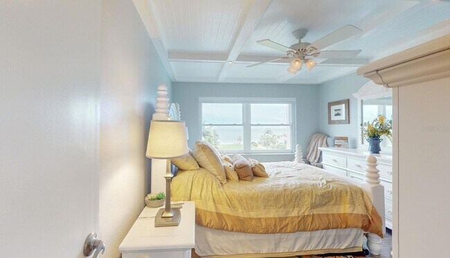 Building Photo - 1120 N Shore Dr NE