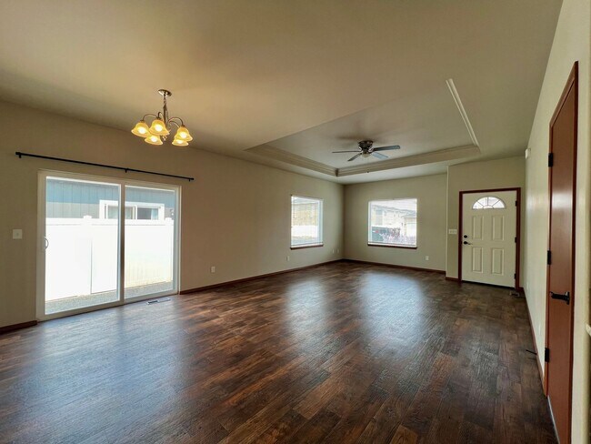 Building Photo - 712 N 30th Ave