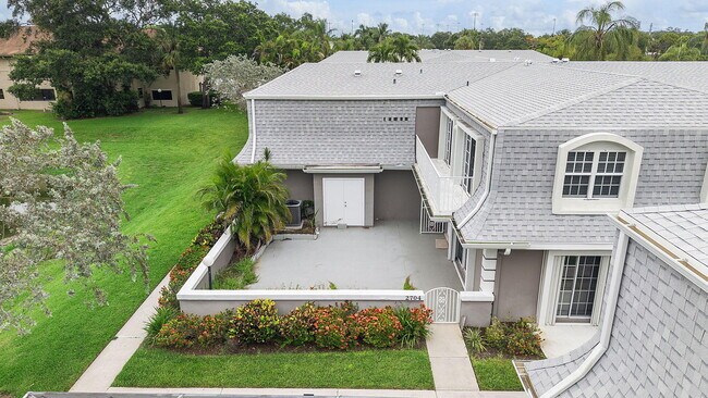 Building Photo - 2704 Vision Dr