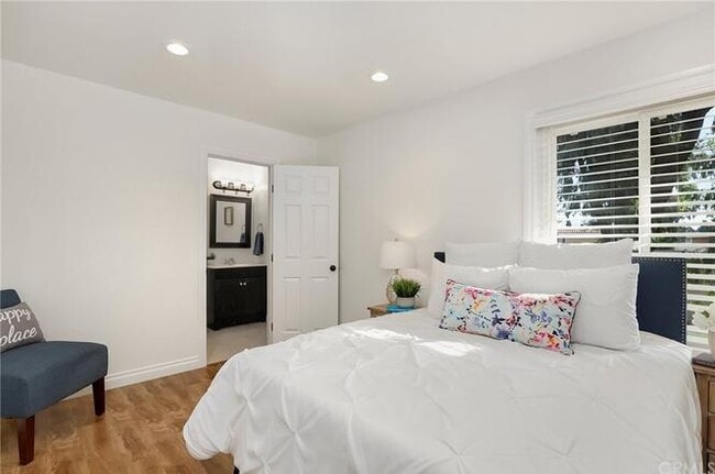 Building Photo - 17751 La Rosa Ln