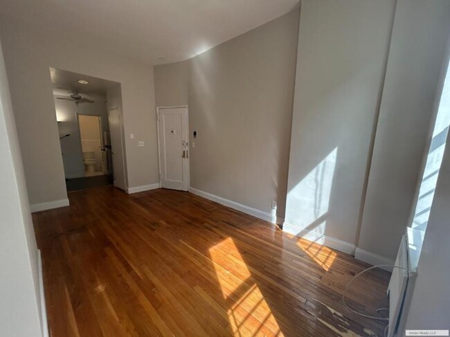 Building Photo - 0 bedroom in New York NY 10075