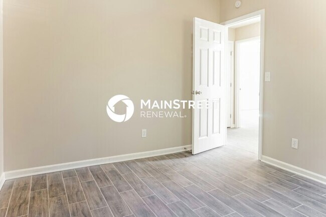 Building Photo - 5 Bedroom Pet-Friendly Home in Conley, GA with Main Street Renewal