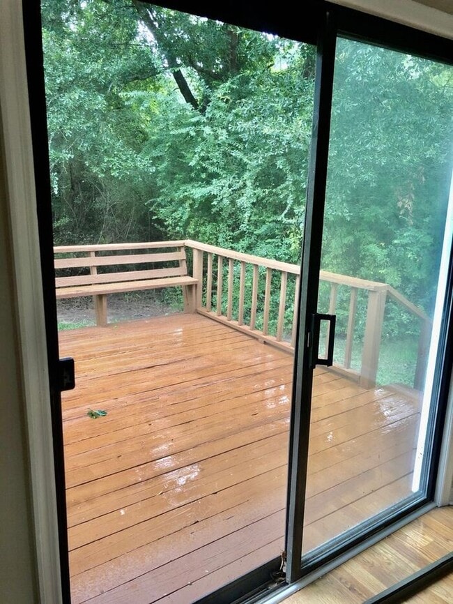 Building Photo - NOW READY!!! Cozy ranch 2 bedroom 1.5 bath...