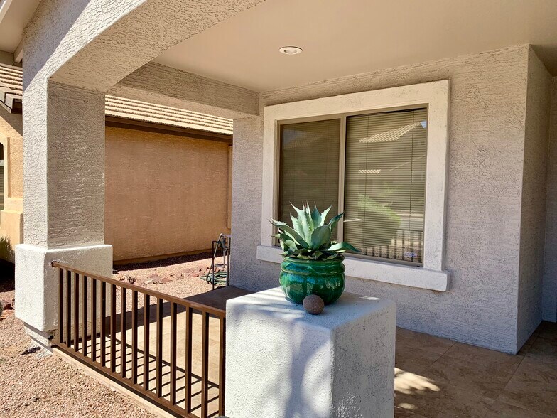 Building Photo - 21150 E Via del Oro