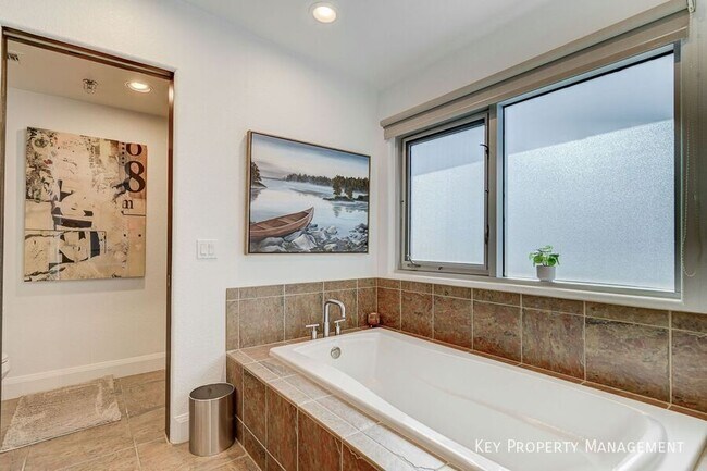 Building Photo - 11441 Allerton Park Dr