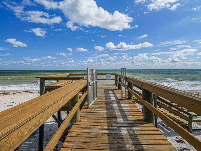 Building Photo - 5400 Jimmy Buffett Mem Hwy