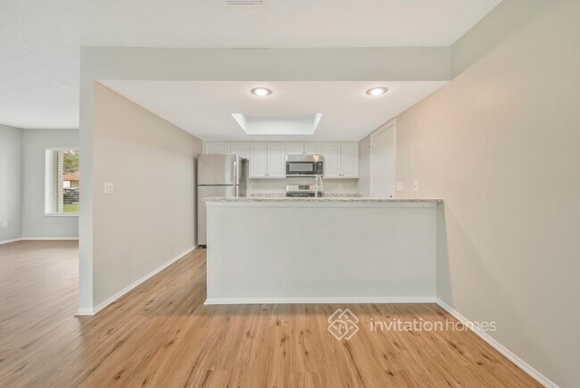 Building Photo - 10425 Kingbrook Ln