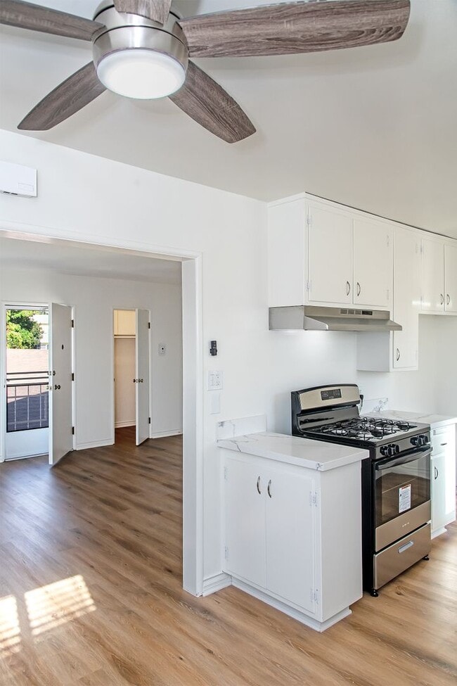 Building Photo - 730 E Magnolia Blvd