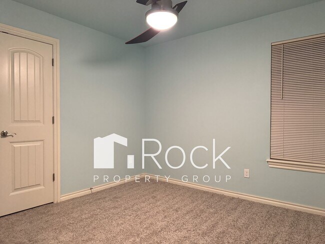 Building Photo - 3 Bedroom Home in North Norman with New Ca...