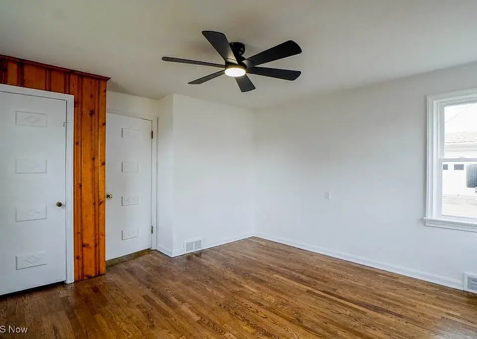 Master Bedroom - 1233 29th St NE