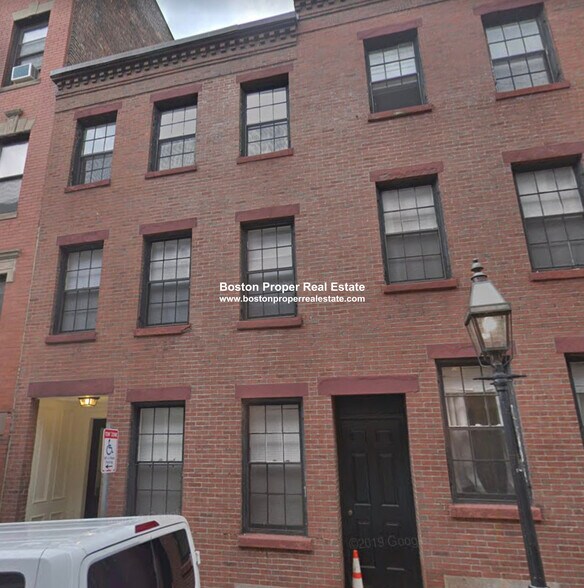 Building Photo - 61 Joy St