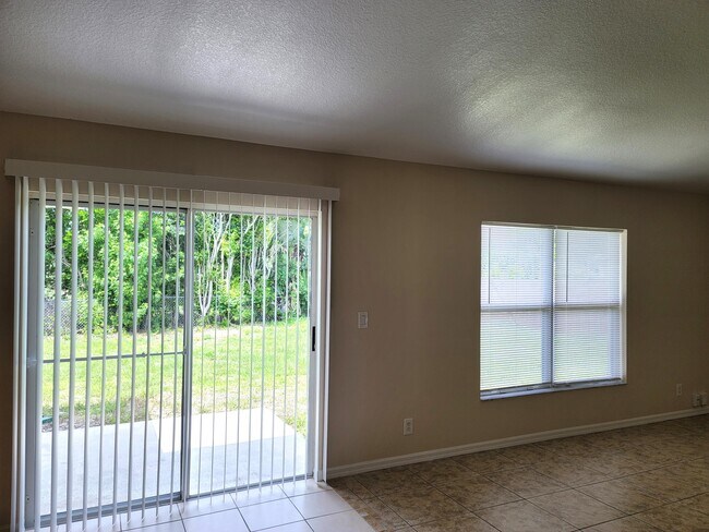 Building Photo - 3438 SW San Benito St