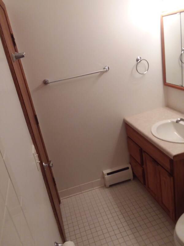 Building Photo - 3246 Douglas Dr N