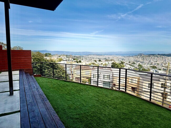 Building Photo - 3BR/2BA | Unobstructed Panoramic Views | Live Above the Fog | Intentional Living