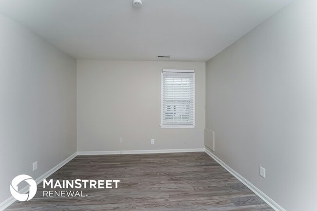 Building Photo - 4303 Bay Pointe Dr