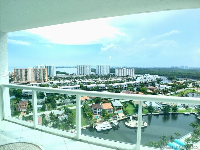 Building Photo - 16400 Collins Ave