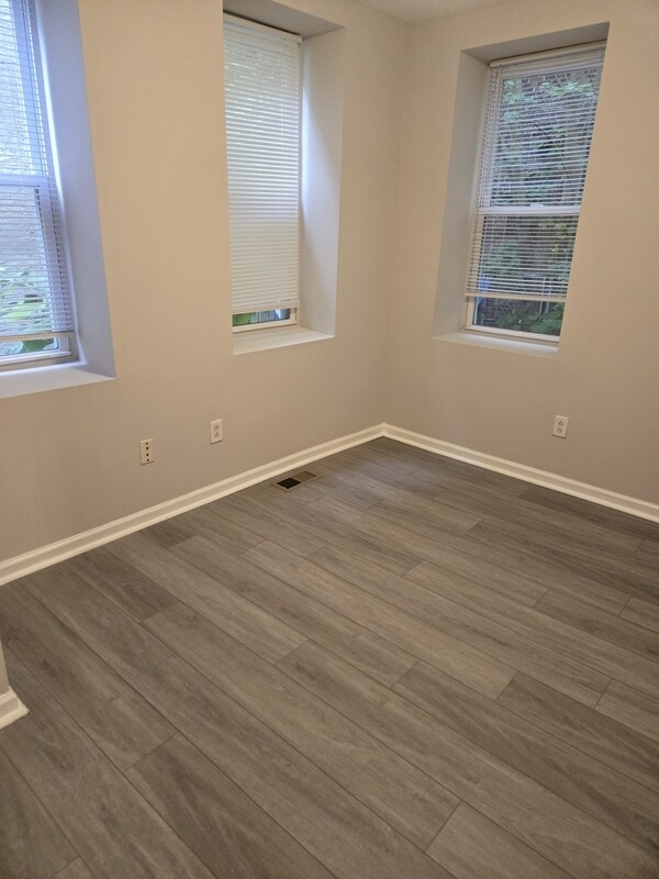 Building Photo - 1018 S 52nd St