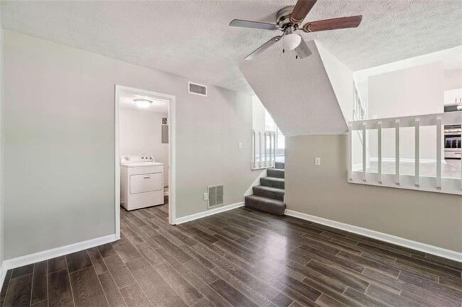 Building Photo - 1819 Singer Way