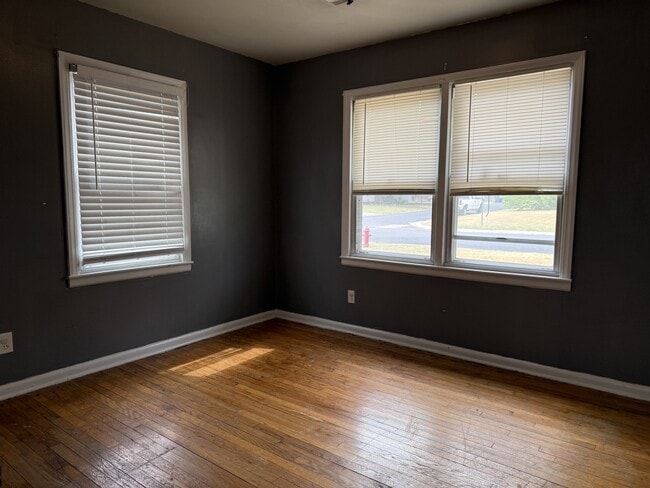 Building Photo - 631 Villa Dr
