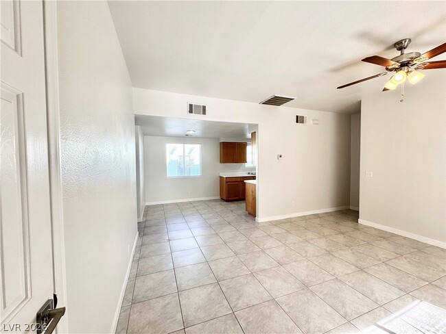 Building Photo - 1835 E Calvada Blvd