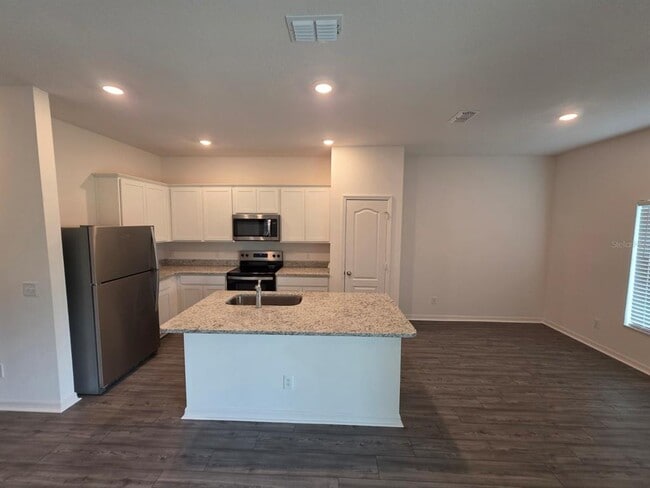 Building Photo - 308 Bass Ct