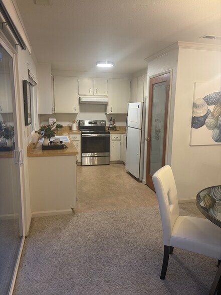 Building Photo - 1505 42nd Ave