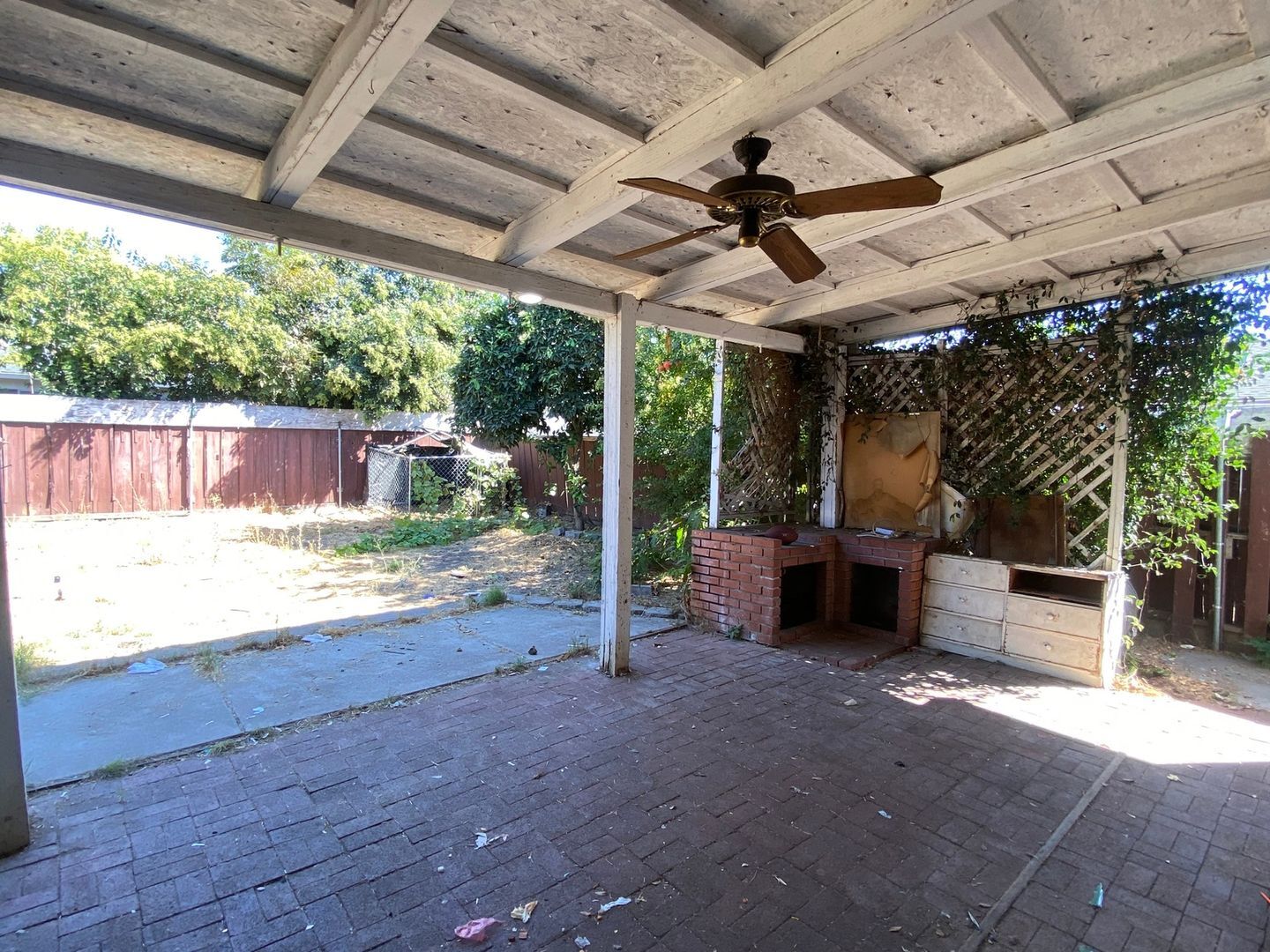 Building Photo - 1857 Crestwood Cir