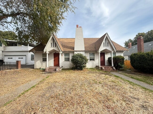 Building Photo - 211 S 16th Ave