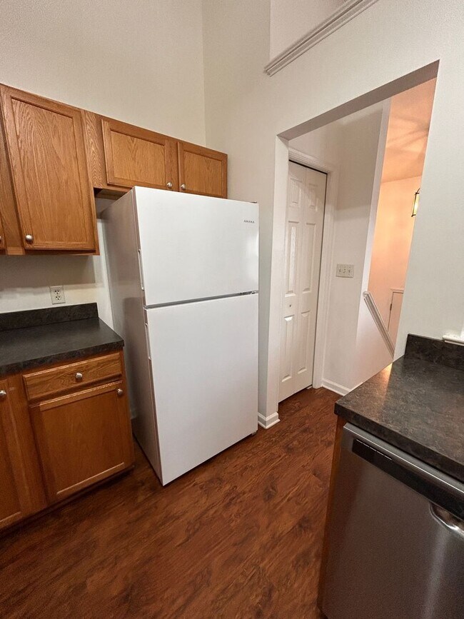 Building Photo - 3 Bed 2 Bath Townhouse In Mountville For Rent!