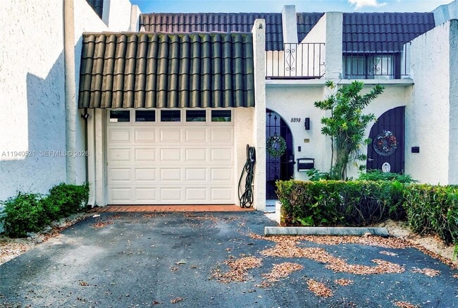 Building Photo - 8898 SW 62nd Terrace