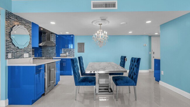 Building Photo - 5600 N Flagler Dr