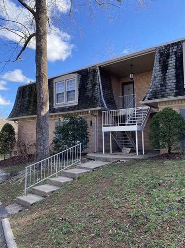 Building Photo - Green Hills Condo with Easy Access to I440