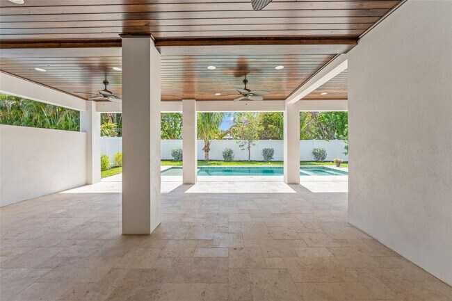 Building Photo - 500 E Davis Blvd