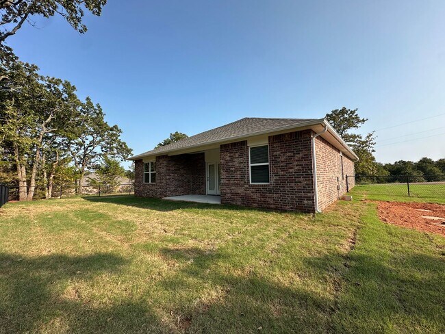 Building Photo - 17960 Lantana Loop