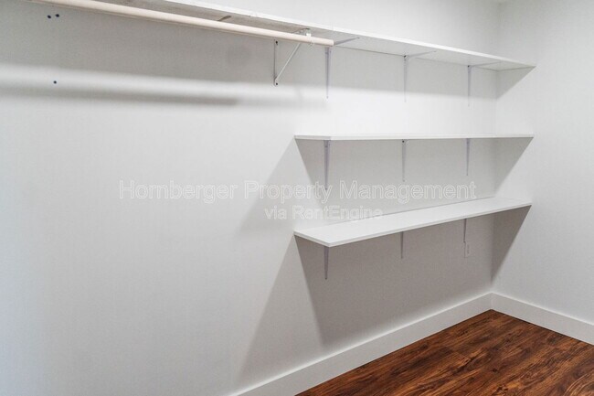 Building Photo - 3904 E 30th Ave